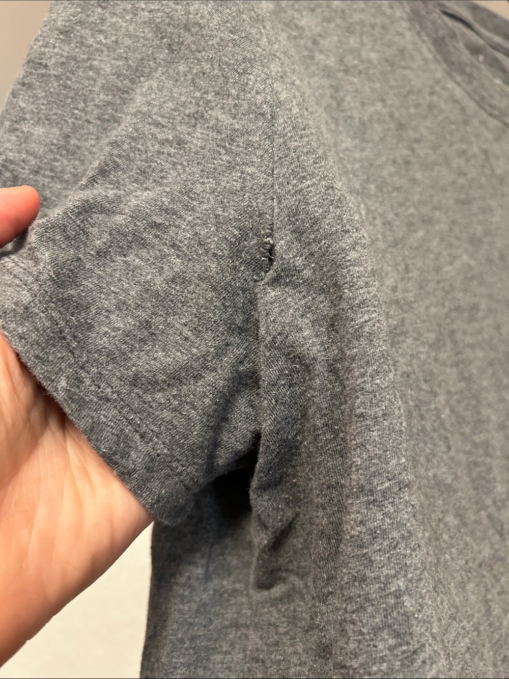 EVERLANE women’s Short Sleeve Pocket T-Shirt — Heather Gray - Picture 3 of 3